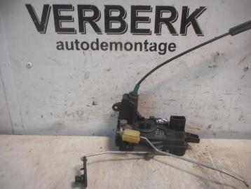 PORTIERSLOT LINKS VOOR Opel Astra H SW (L35) (13128111fw) beschikbaar voor biedingen