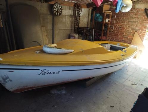 GRATIS : voormalige open zeilboot, Watersport en Boten, Open zeilboten, Gebruikt, Overige typen, 3 tot 6 meter, Polyester, Ophalen