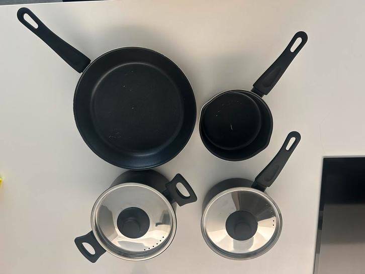 Potten en pannen, Huis en Inrichting, Keuken | Potten en Pannen, Gebruikt, Pannenset, Aluminium, Inductieplaat, Ophalen