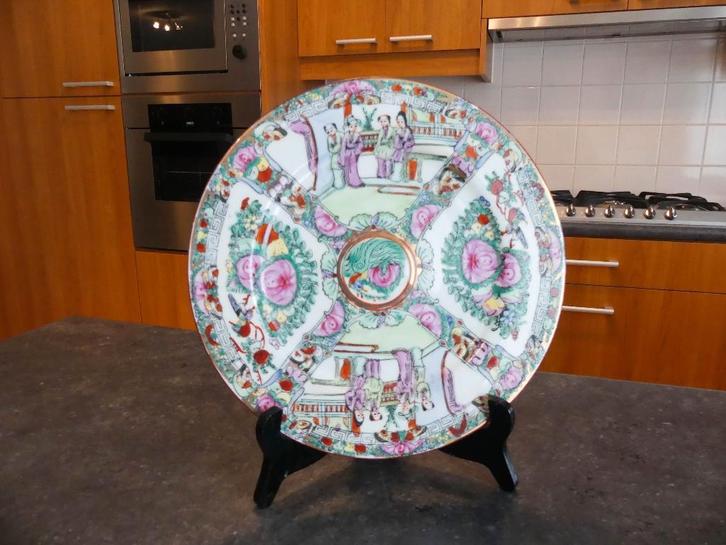 Chinees porseleinen sierbord op staander, Antiek en Kunst, Antiek | Porselein, Ophalen of Verzenden