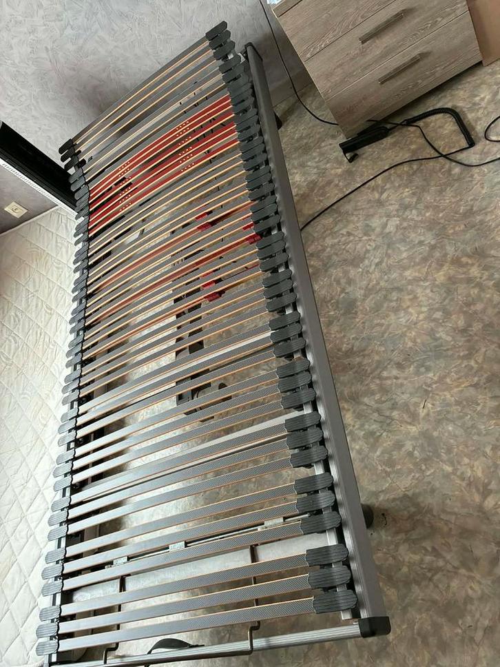 Lit électrique + matelas, Maison & Meubles, Chambre à coucher | Lits, Comme neuf, Une personne, Enlèvement