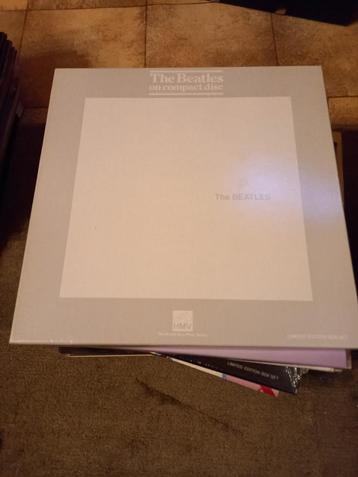 Box met Dubbele Cd van The Beatles, Enlèvement ou Envoi, 1960 à 1980, Comme neuf, Autres formats