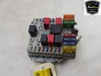 BOITIER FUSIBLES Fiat Punto II (188) (|46835593|), Utilisé, Fiat