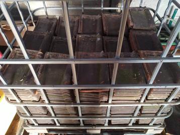 lot dakpannen van +- 700stuks beschikbaar voor biedingen