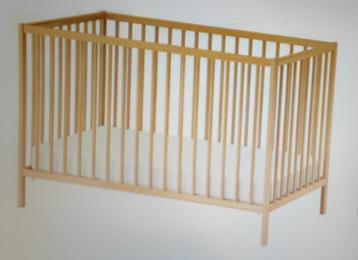 Houten babybed beschikbaar voor biedingen