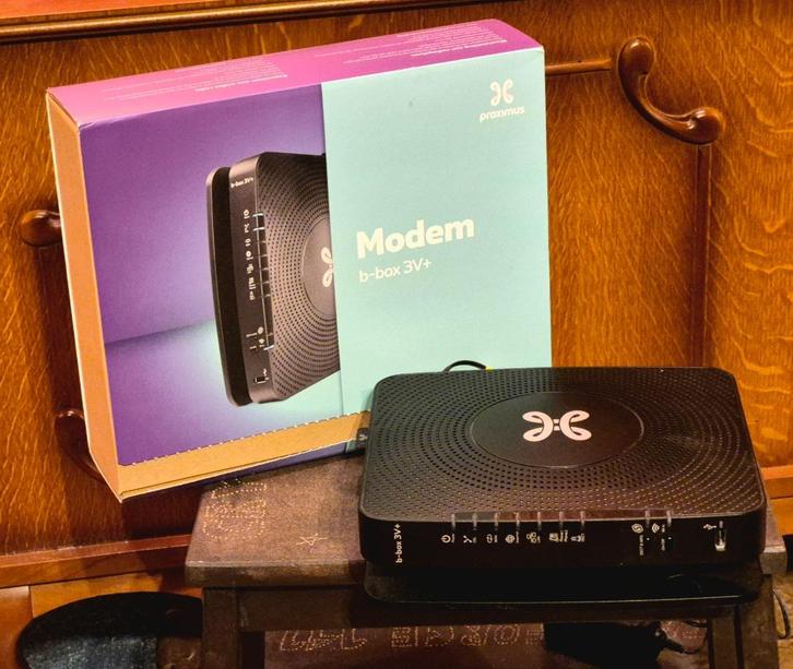 Bbox 3V+ van Proximus – één gebruikt, één gloednieuw!, Computers en Software, Routers en Modems, Nieuw, Router met modem, Ophalen of Verzenden
