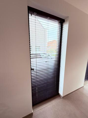 Set van 3 zwarte jaloezieën (origineel 2500€ bij Heytens) beschikbaar voor biedingen