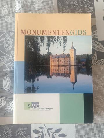 Monumenten gids getekend ( stichting Vlaams erfgoed) beschikbaar voor biedingen
