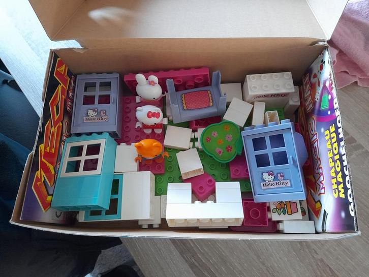 Duplo Hello kitty schoenen doos alles past op andere Duplo, Kinderen en Baby's, Speelgoed | Duplo en Lego, Gebruikt, Duplo, Complete set