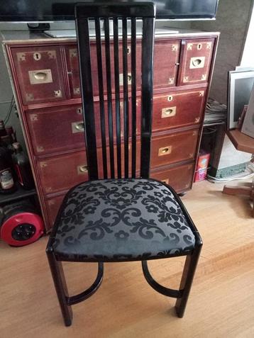 6 zwarte eetkamerstoelen  beschikbaar voor biedingen