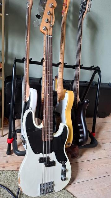 Fender Mike Dirnt basgitaar 

 beschikbaar voor biedingen