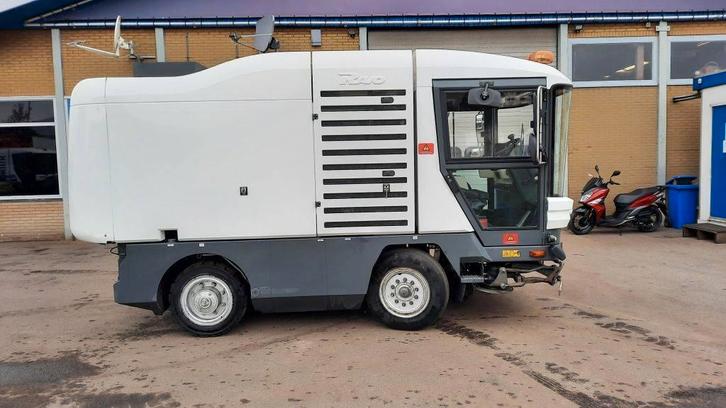 Ravo 530ST (bj 2010), Zakelijke goederen, Machines en Bouw | Onderhoud en Reiniging