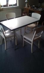 Keukentafel met massieve stoelen, Huis en Inrichting, Stoelen, Vijf, Zes of meer stoelen, Metaal, Wit, Zo goed als nieuw