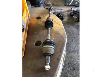 Aandrijfas rechts-voor van een Fiat 500 Abarth beschikbaar voor biedingen