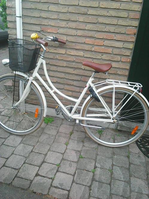damesfiets lekker 28 inch met mandje, Fietsen en Brommers, Fietsen | Dames | Omafietsen, Zo goed als nieuw, 47 tot 50 cm, Handrem