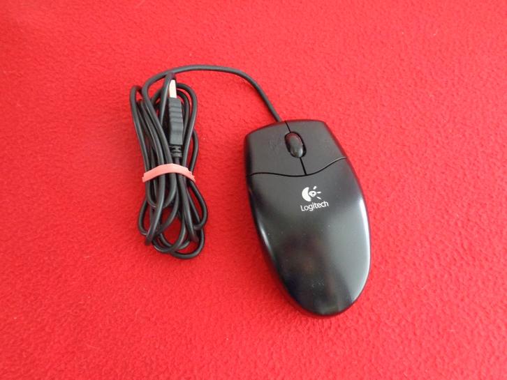 Souris ordinateur avec fil Logitech P/N810-000361, Computers en Software, Muizen, Gebruikt, Muis, Verzenden