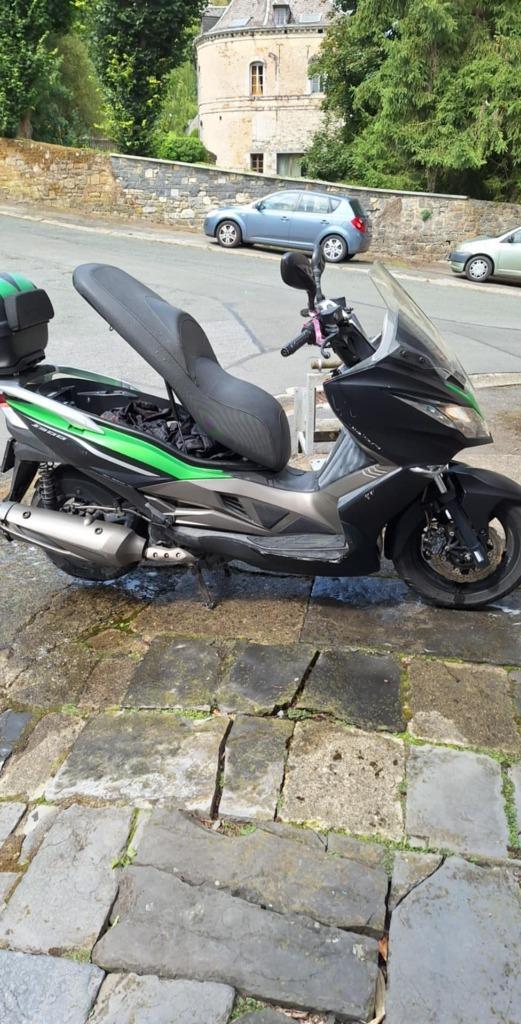 scooteur kawasaki 300 injections, Motoren, Motoren | Kawasaki, Particulier, Scooter, 1 cilinder, Motorrijbewijs A, ABS, Ophalen