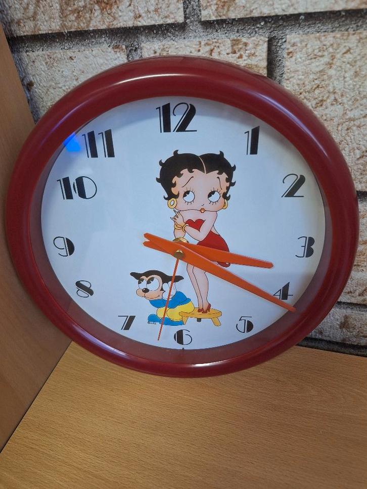 Betty Boop Horloge murale., Collections, Statues & Figurines, Neuf, Humain, Enlèvement ou Envoi
