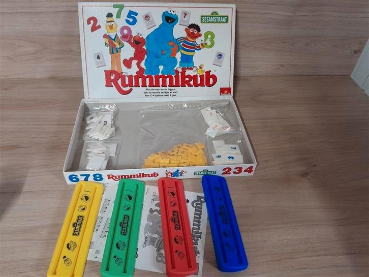 rummikub sesamstraat gezelschapsspel [s1163], Hobby en Vrije tijd, Gezelschapsspellen | Bordspellen, Zo goed als nieuw, Verzenden