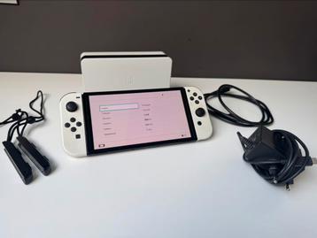 Nintendo switch oled perfecte staat met toebehoren beschikbaar voor biedingen