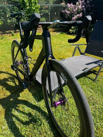 koersfiets carbon SRAM eTap AXS 2024 beschikbaar voor biedingen