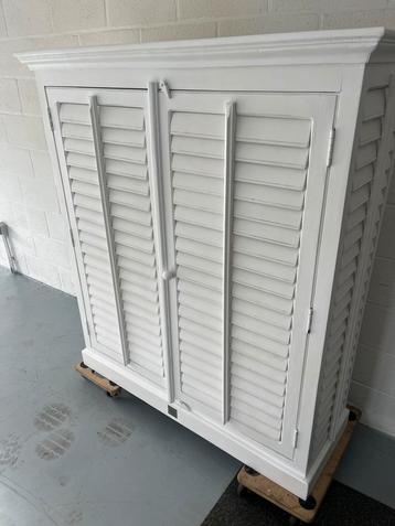 Tv kast Riviera maison beschikbaar voor biedingen