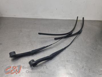 Ruitenwisserarm set van een Ford Transit Custom beschikbaar voor biedingen