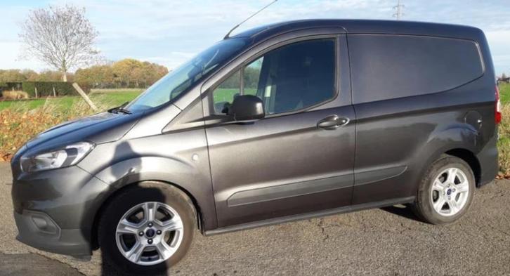 ford transit courier 6/2021 slechts 59000km particulier zgs, Zakelijke goederen, Landbouw | Tractoren, Ford, 80 tot 120 Pk, Ophalen