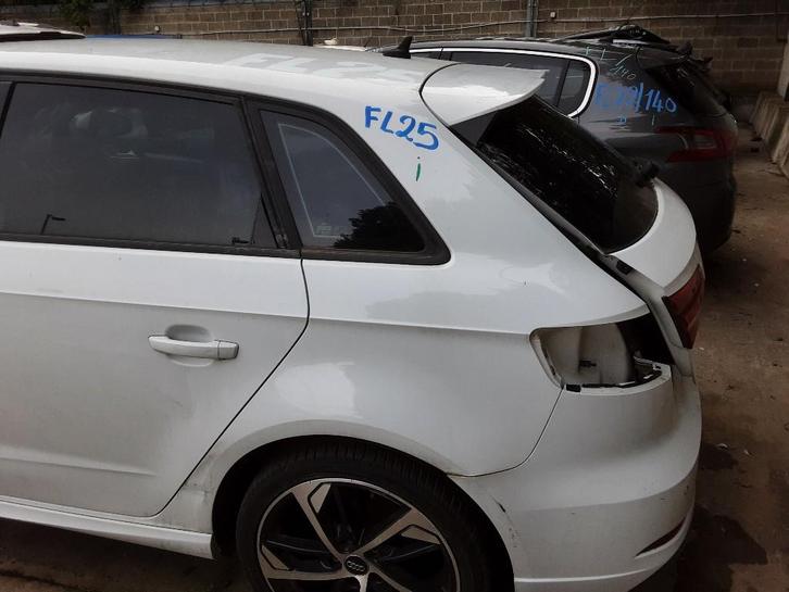 SPATBORD LINKS ACHTER Audi A3 Sportback (8VA / 8VF), Auto-onderdelen, Carrosserie, Spatbord, Audi, Achter, Links, Gebruikt