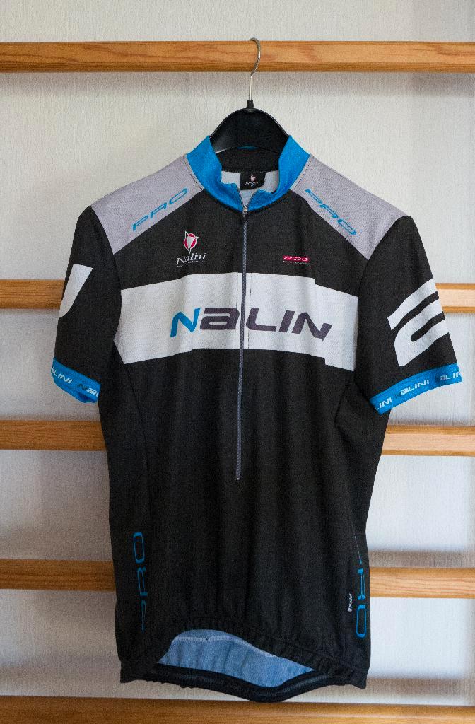 Fietskledij Peak Performance en Nalini, Vélos & Vélomoteurs, Accessoires vélo | Vêtements de cyclisme, Utilisé, Hommes, Vêtements d'extérieur