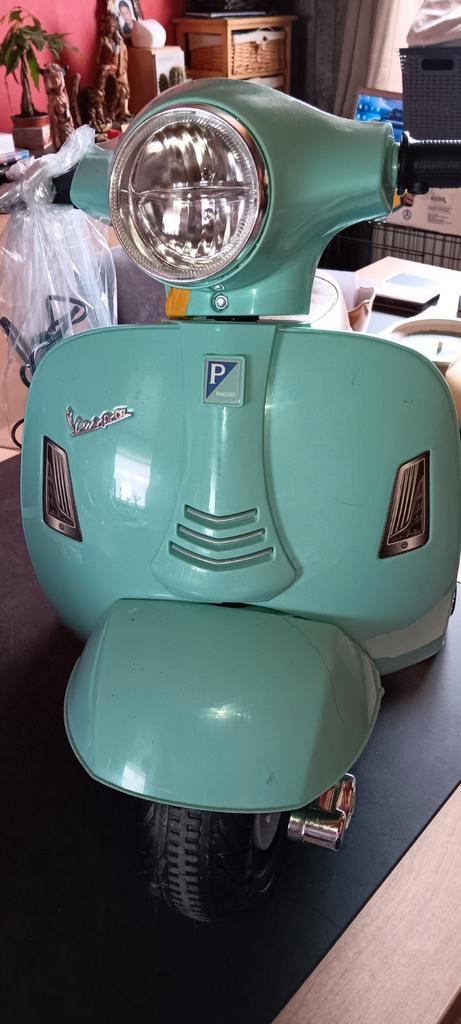 Vespa kinderscooter, Kinderen en Baby's, Speelgoed | Buiten | Accuvoertuigen, Zo goed als nieuw, Ophalen