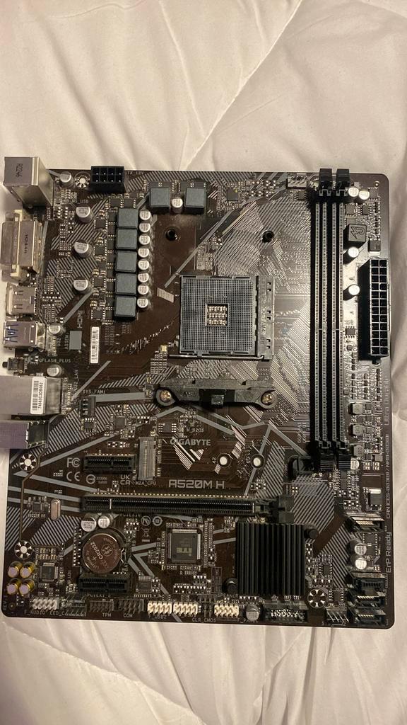 Gigabyte moederbord a520m h, Computers en Software, Moederborden, Zo goed als nieuw, AMD, DDR4, Ophalen of Verzenden