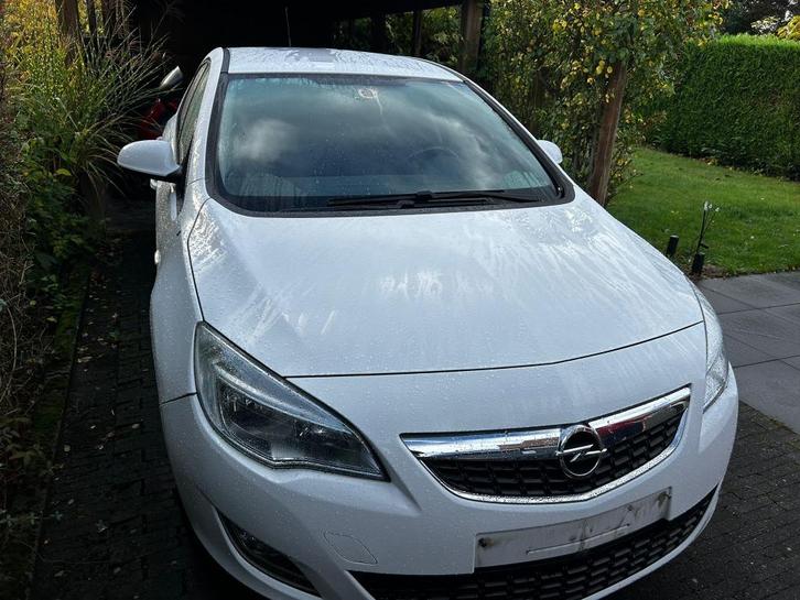 Astra 2011 127.000 km, Auto's, Opel, Particulier, Astra, Benzine, Euro 5, 5 deurs, Handgeschakeld, Wit, Stof, Voorwielaandrijving