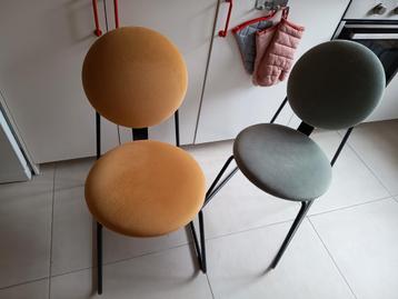 2 Ikea Manhult eetkamerstoelen  beschikbaar voor biedingen