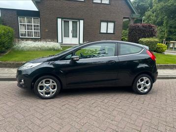 Ford Fiesta 1.3i benzine Euro5a Airco reeds blanco gekeurd  beschikbaar voor biedingen