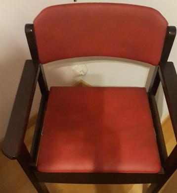 Toiletstoel  beschikbaar voor biedingen