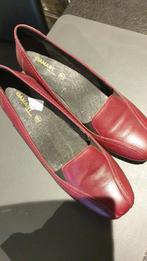PAIRE DE CHAUSSURES BORDEAUX POUR FEMME, Enlèvement ou Envoi, Autres couleurs, Porté, Damart