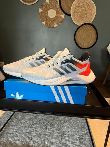 Baskets Adidas Alphatorsion beschikbaar voor biedingen