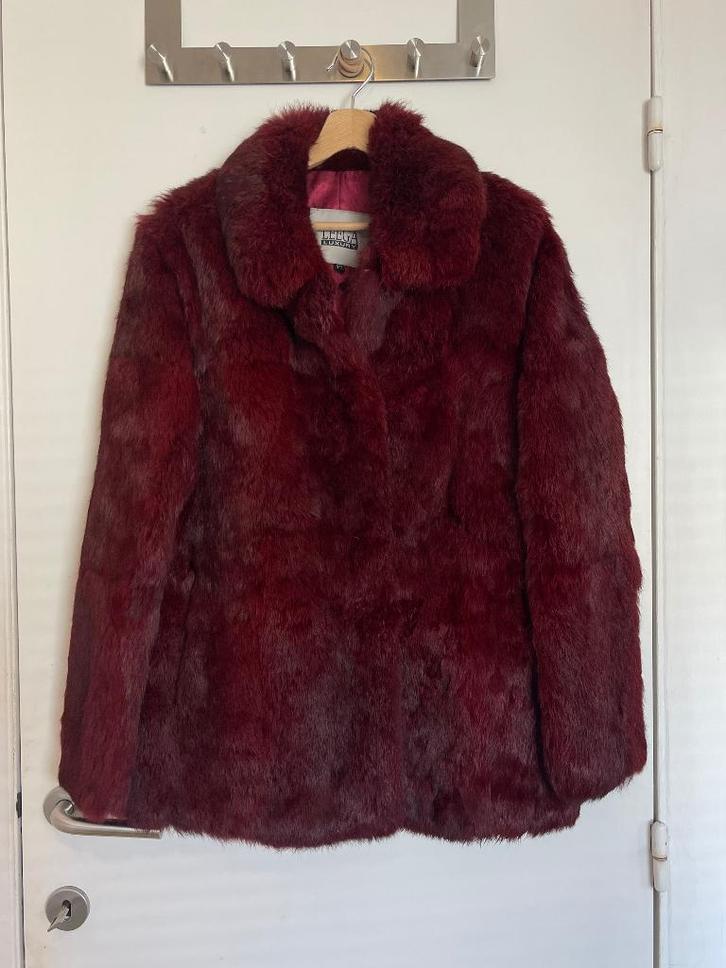 Rode bondjas van konijnenvacht, Kleding | Dames, Jassen | Winter, Zo goed als nieuw, Maat 36 (S), Rood, Verzenden