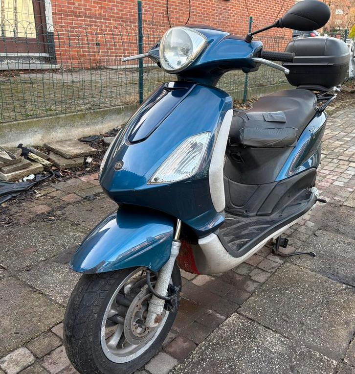 Piaggio Fly A klassen met werk, Fietsen en Brommers, Scooters | Piaggio, Gebruikt, Fly, Ophalen