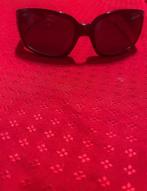 Zonnebril zwart met steentjes op zijkant, Ophalen of Verzenden, Zo goed als nieuw, Zwart, Zonnebril