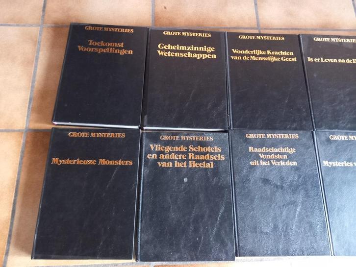 16 x UFO's,  droomvoorspellingen,  monsters,  mysteries, Boeken, Overige Boeken, Ophalen of Verzenden