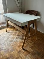 Bureau à vendre blanc, pieds en chêne, Maison & Meubles, Enlèvement, Utilisé, Blanc