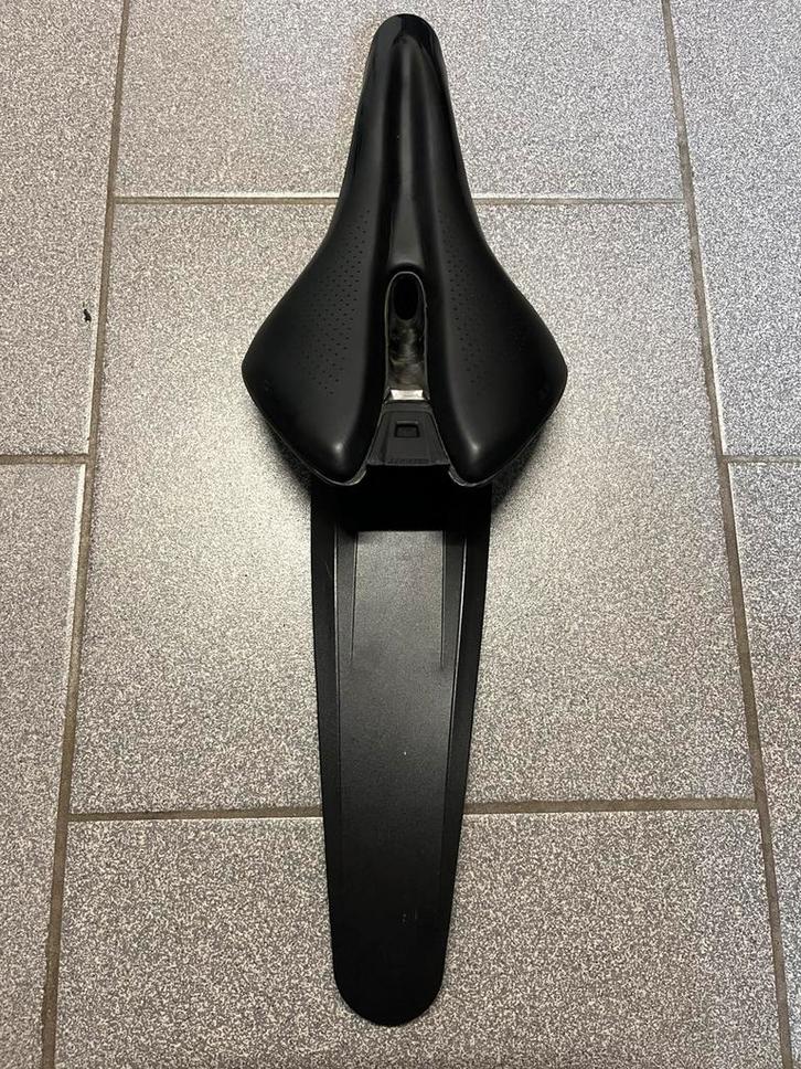 CADEX (Giant) Boost Saddle + “ass saver”, Fietsen en Brommers, Fietsonderdelen, Zo goed als nieuw, Zadel, Ophalen