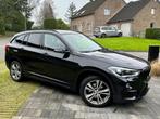 BMW X1 avec calandre noire et toit ouvrant panoramique, Autos, BMW, SUV ou Tout-terrain, Noir, Automatique, Tissu