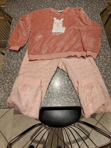 Pyjama lama beschikbaar voor biedingen