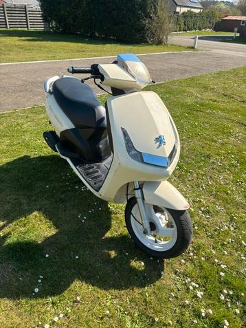 Peugeot vivacity, Fietsen en Brommers, Scooters | Peugeot, Ophalen, Zo goed als nieuw