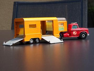 Camion Dodge avec remorque chevaux - Matchbox Kingsize 