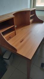 Grenen bureau = 130cm breed, hoogte is 108 cm, Huis en Inrichting, Ophalen, Zo goed als nieuw