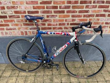 Koersfiets fuga beschikbaar voor biedingen